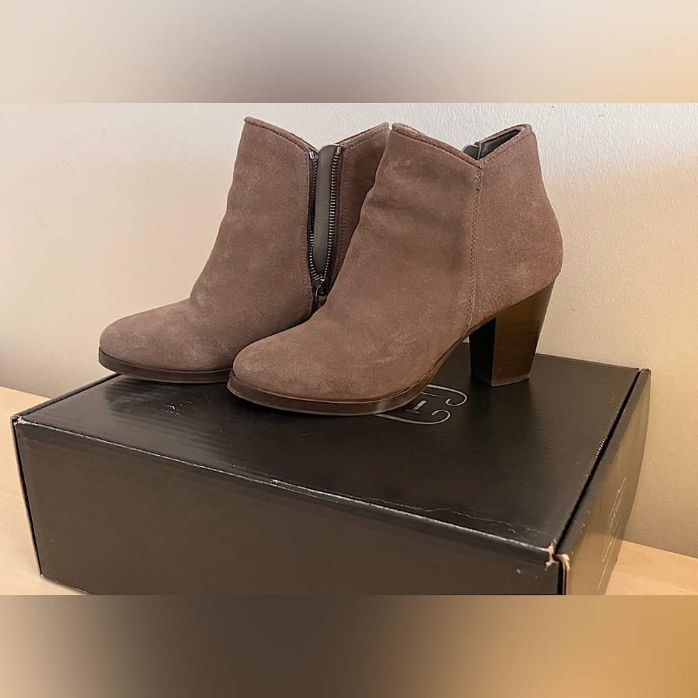 Women’s Thursday Boots - Uptown. Size 8.5. Heeled ankle boots.